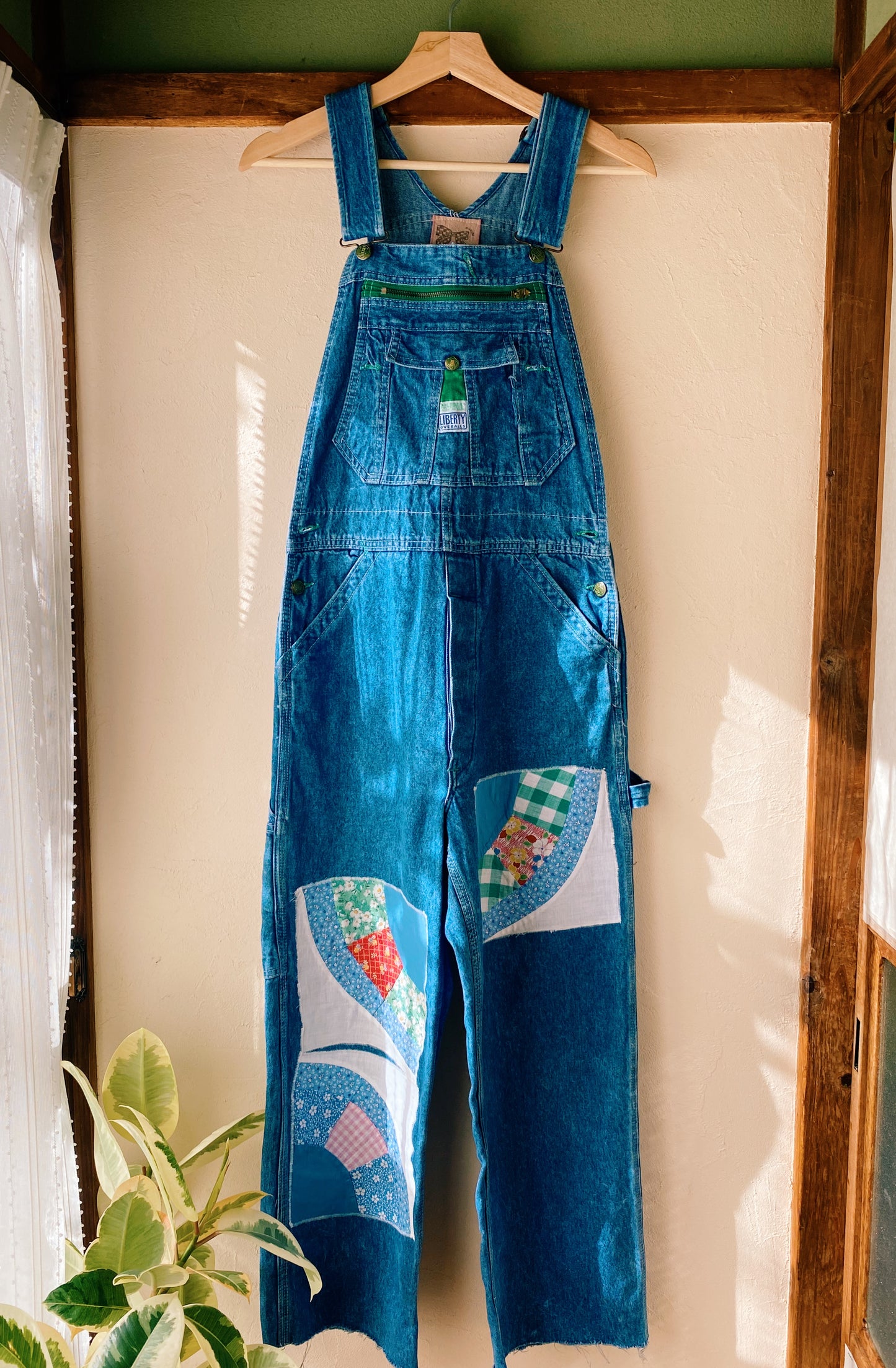 Vintage patchwork quilt overalls 30/32