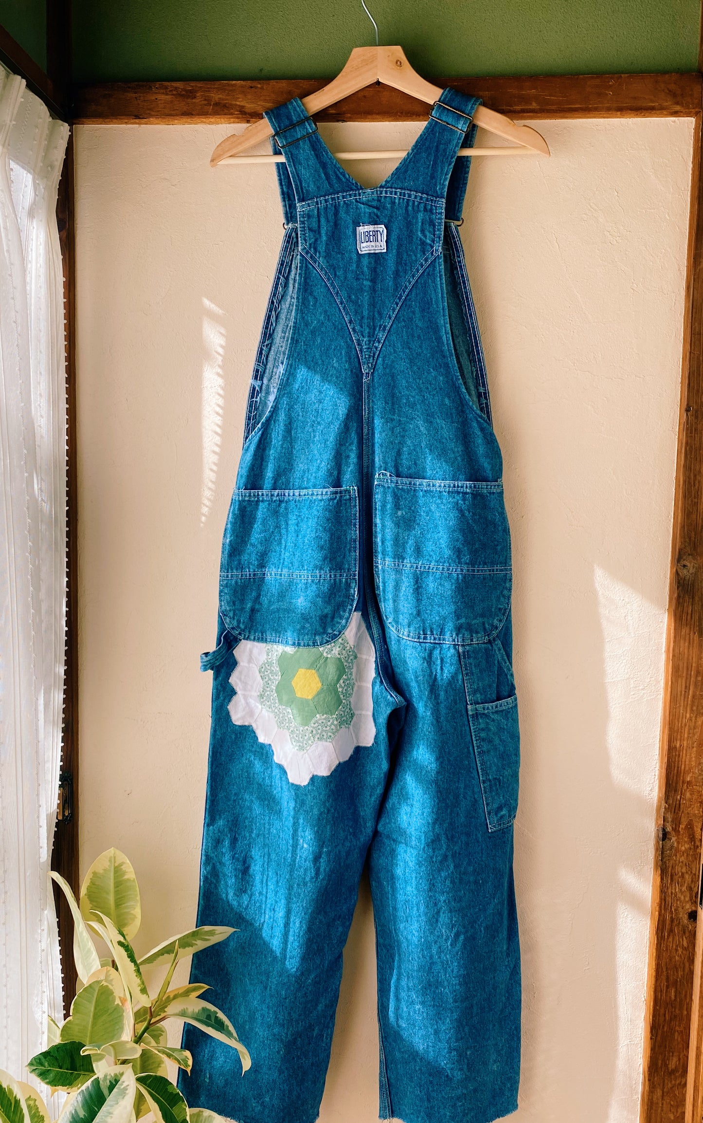 Vintage patchwork quilt overalls 30/32